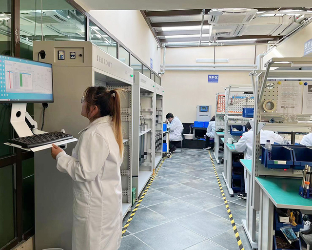 Профессиональная лаборатория тестирования датчика качества воды